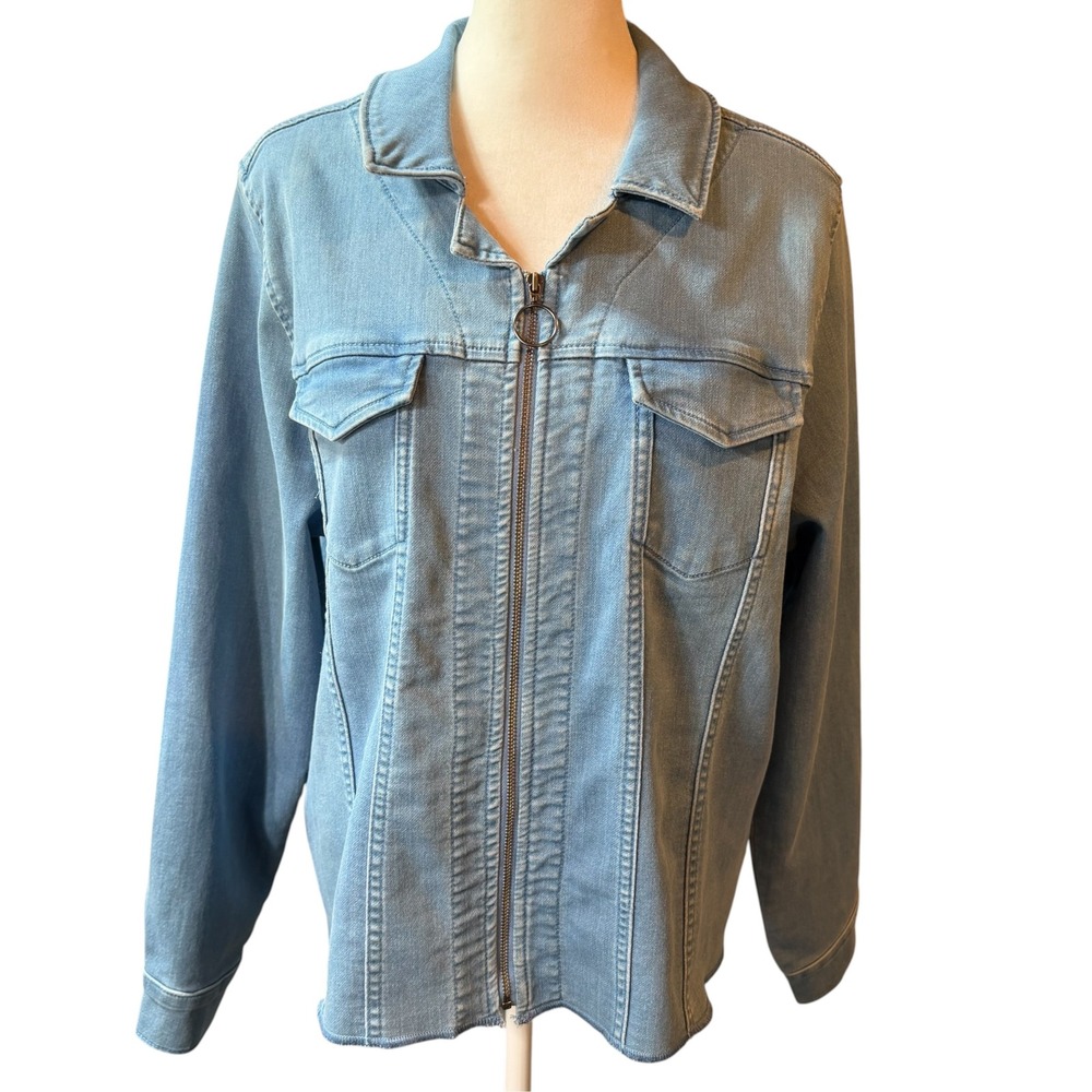 Denim & Co Light Wash Zip Front Jean Jacket Blue Ring Pull Frayed Back L #1116